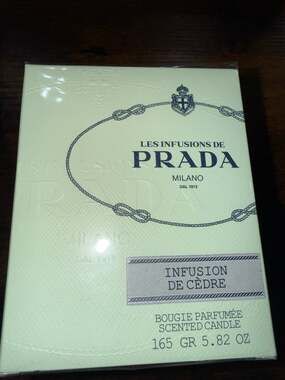 Les Infusions de Prada Milano Infusion de Cèdre Scented Candle 165 g / 5.82 oz